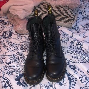 DOC MARTENS